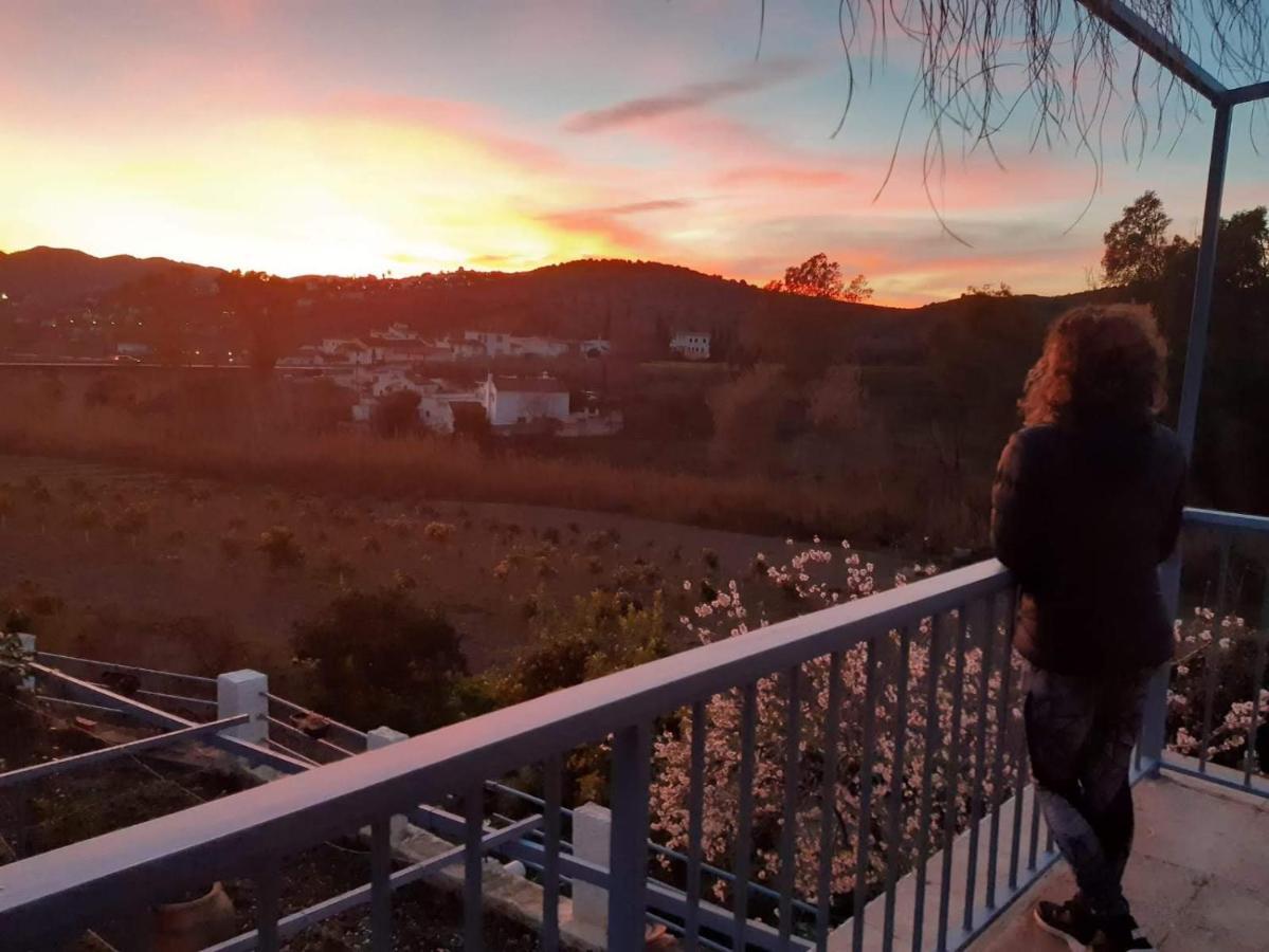 בית הארחה Viñuela 	Cortijo El Puente מראה חיצוני תמונה