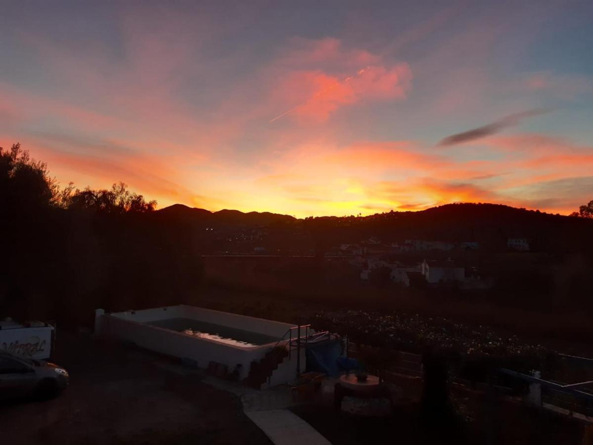 בית הארחה Viñuela 	Cortijo El Puente מראה חיצוני תמונה